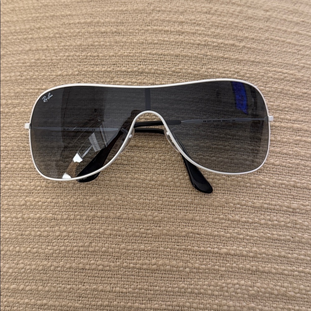 Ray-Ban White and Black Oversized Sunglasses (authentic). Gently used.